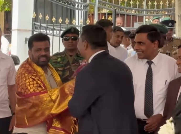 யாழில் குடிவரவு மற்றும் குடியகல்வுத் திணைக்களத்தின் பிராந்திய அலுவலகம்  ஜனாதிபதியினால் திறப்பு